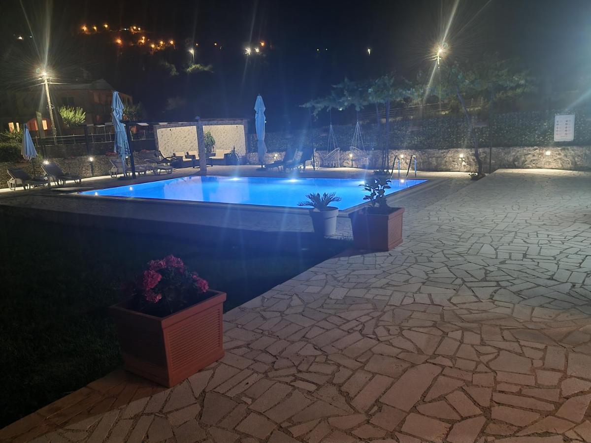 Milas Trojica דירה קוטור